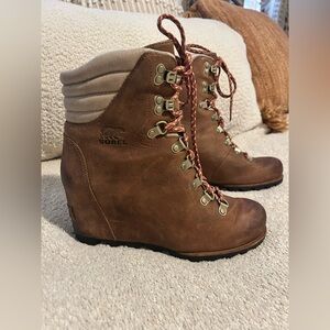 Sorel Conquest Women's Brown Wedge Heeled Boots